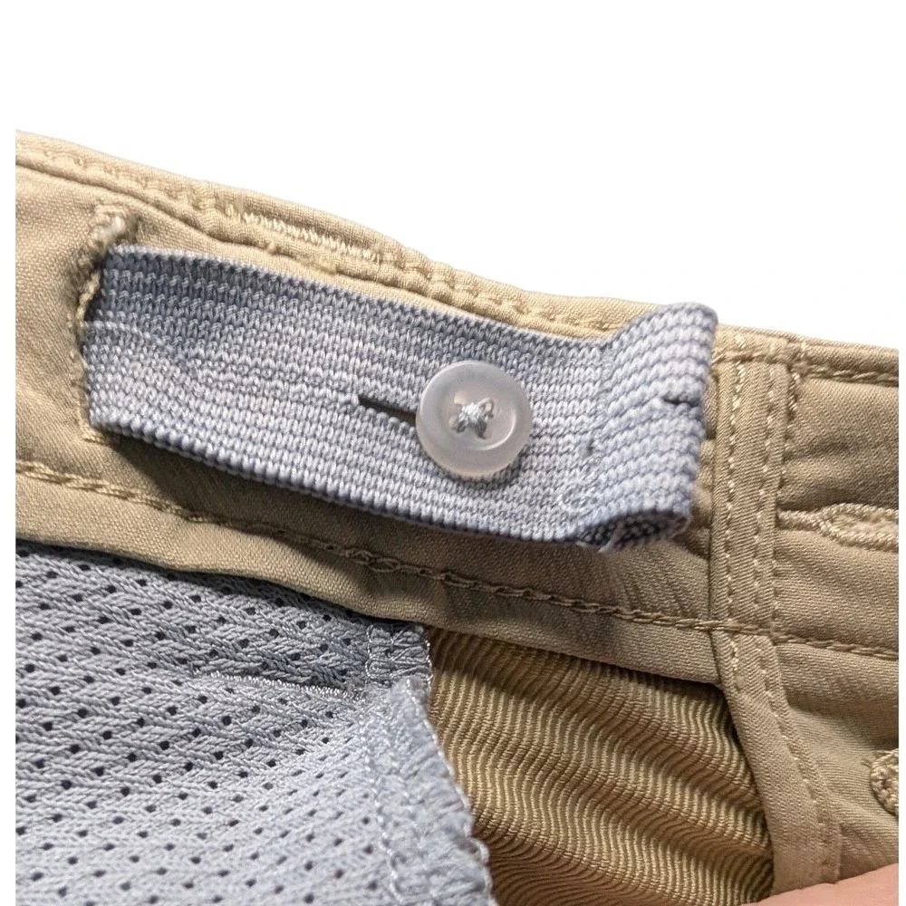Under Armour Youth Khaki Stretch Waist Cargo Shorts‎ Casual Comfort Size YM